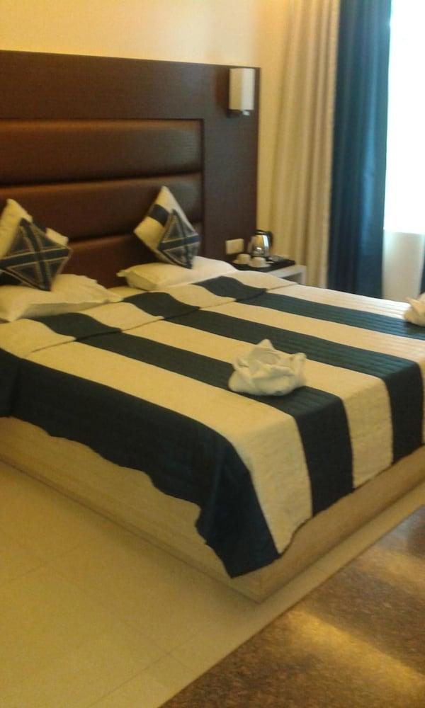 Hotel Shompen Порт Блеър Екстериор снимка