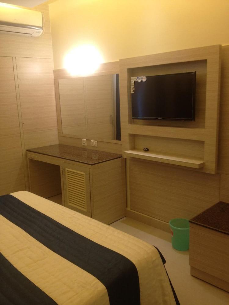 Hotel Shompen Порт Блеър Екстериор снимка